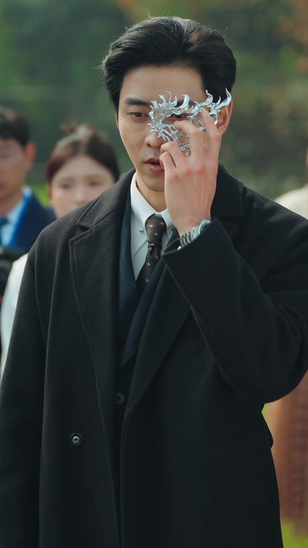 Ugly Husband's Secret Identity