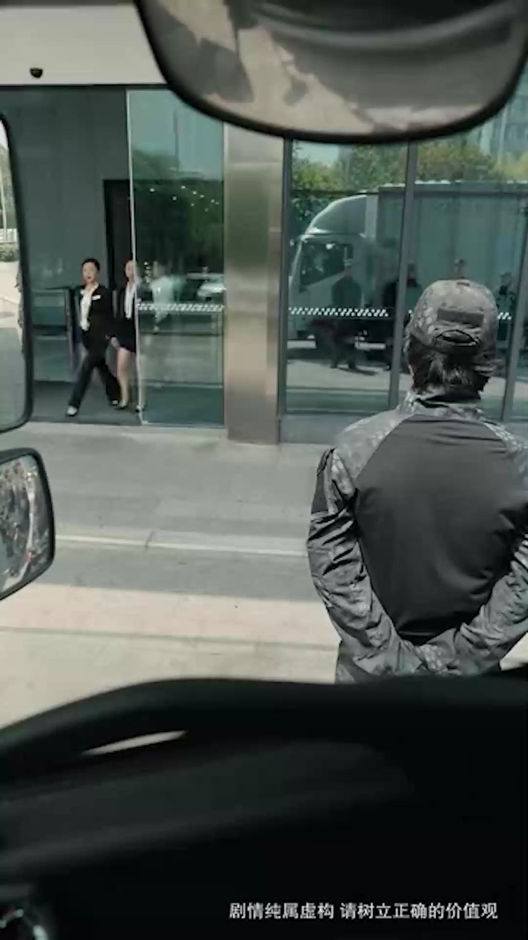 Ani Evlilik Tatlı Eş Büyük Patron