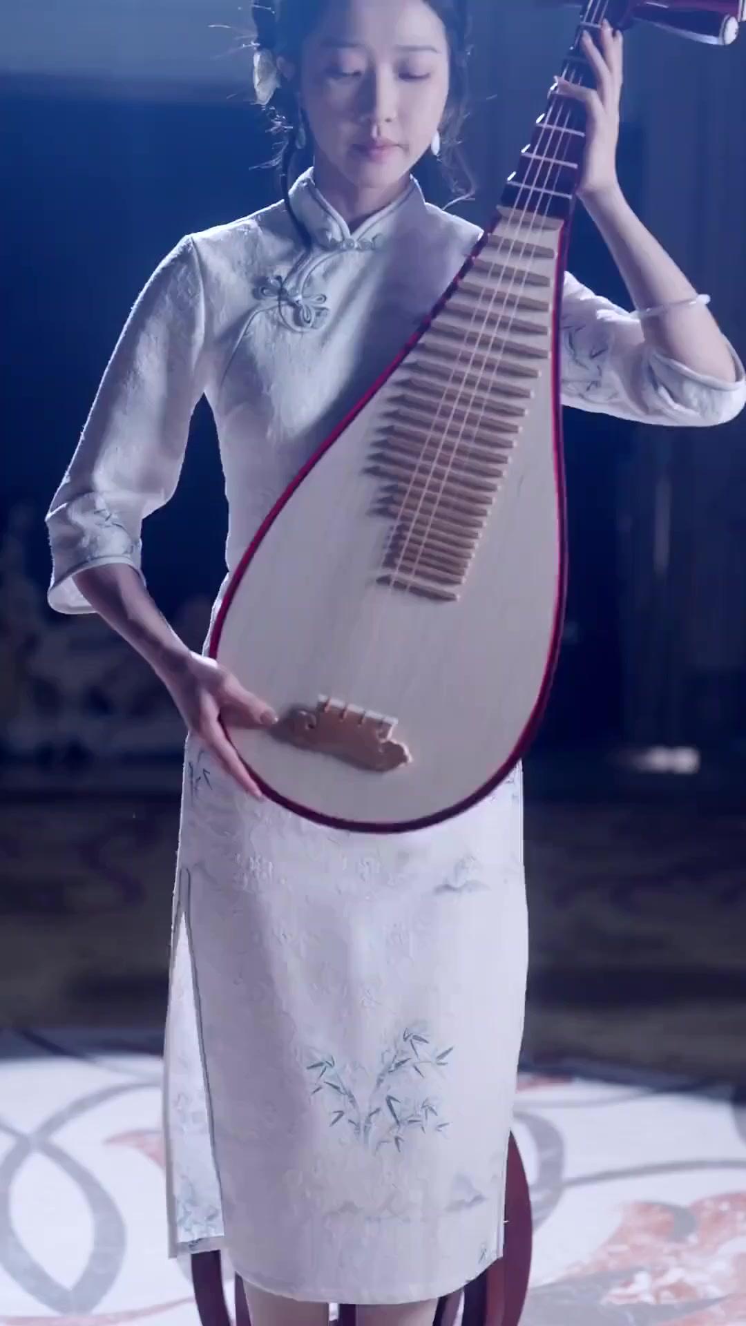 (Dubbed)Empress Never Falls