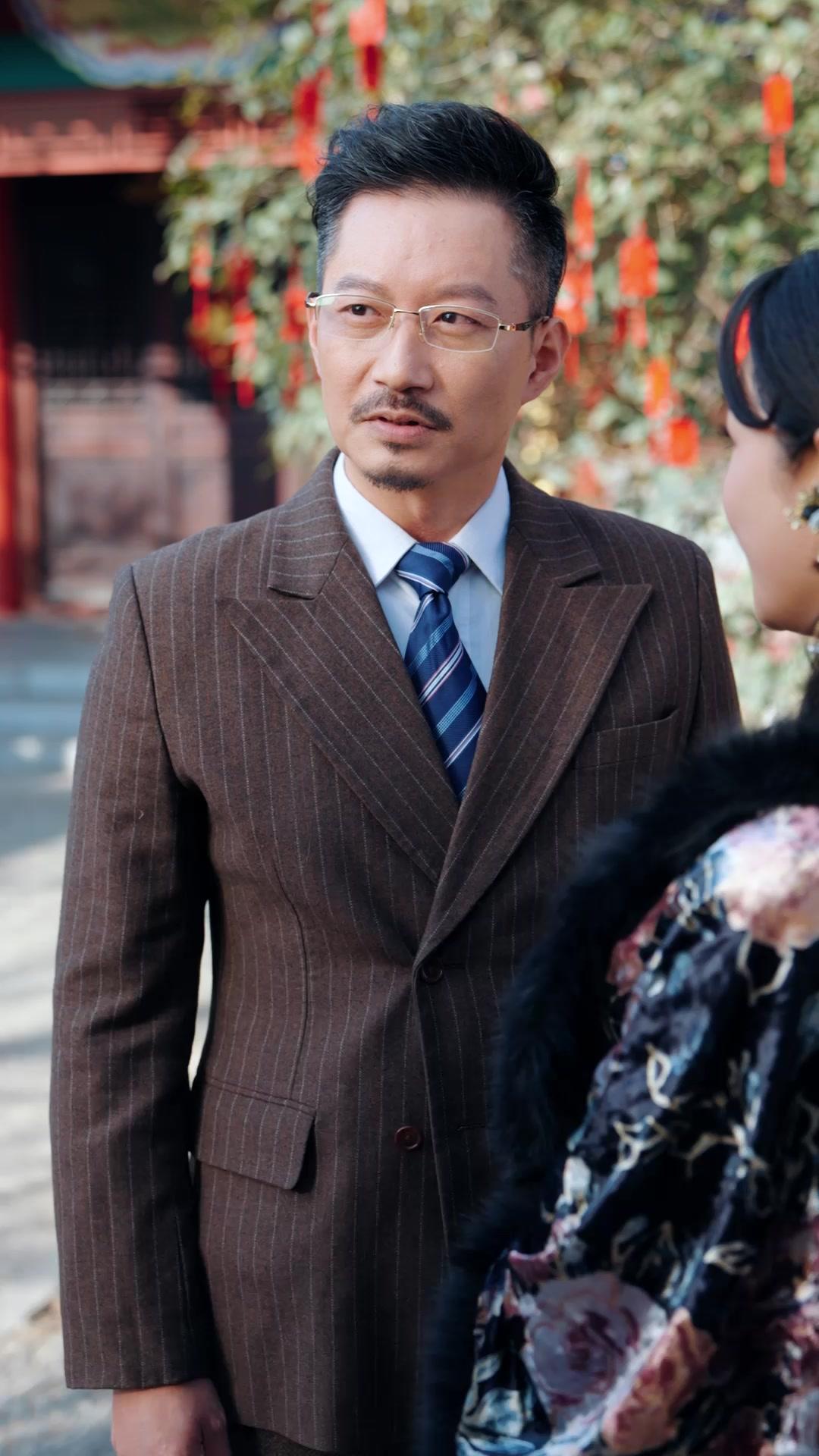 LE SECRET DERRIÈRE DE LA PORTE