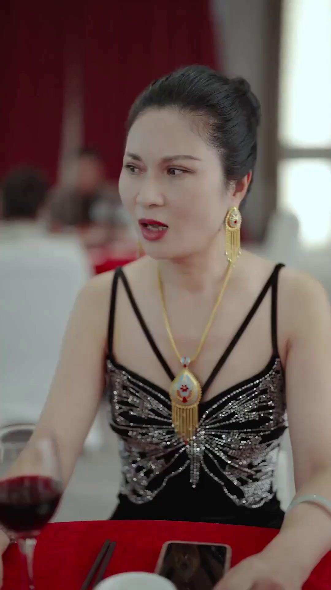 (مدبلج) حارس الأمن جمال هو العملاق المالي