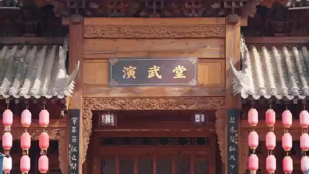 (Dublajlı) Ölümsüz Düştü Dünyaya, Eşim Kara Anka: Kırmızı Halı Üzerindeki Son Nefes