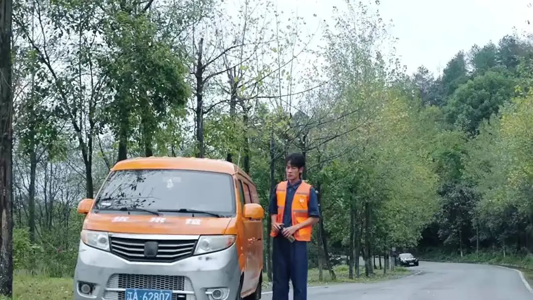 (مدبلج) سائق الشاحنات، أقوى مما تتخيل: لحظة التوقف التي غيرت كل شيء