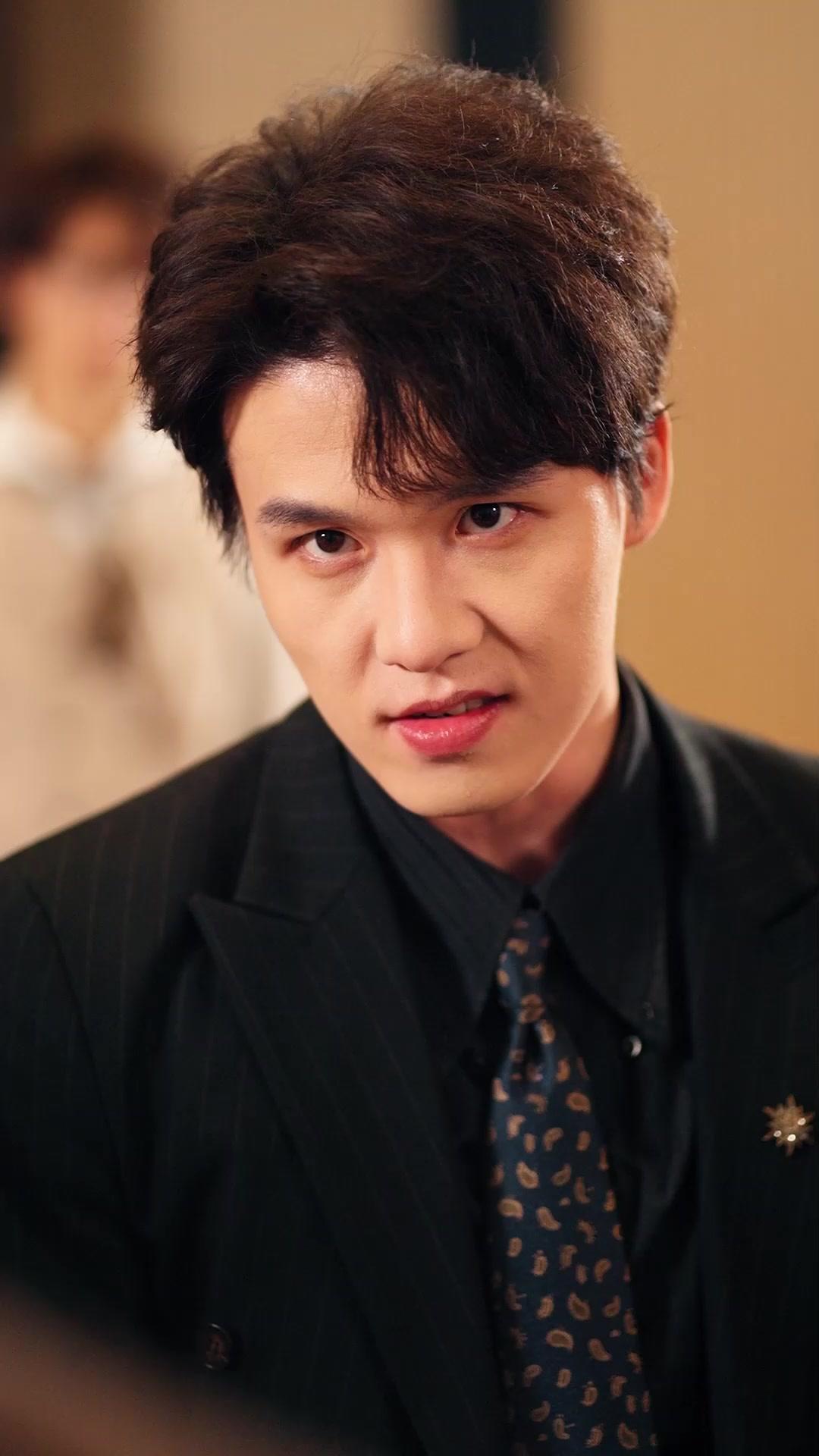 Primadona dan Pengawalnya