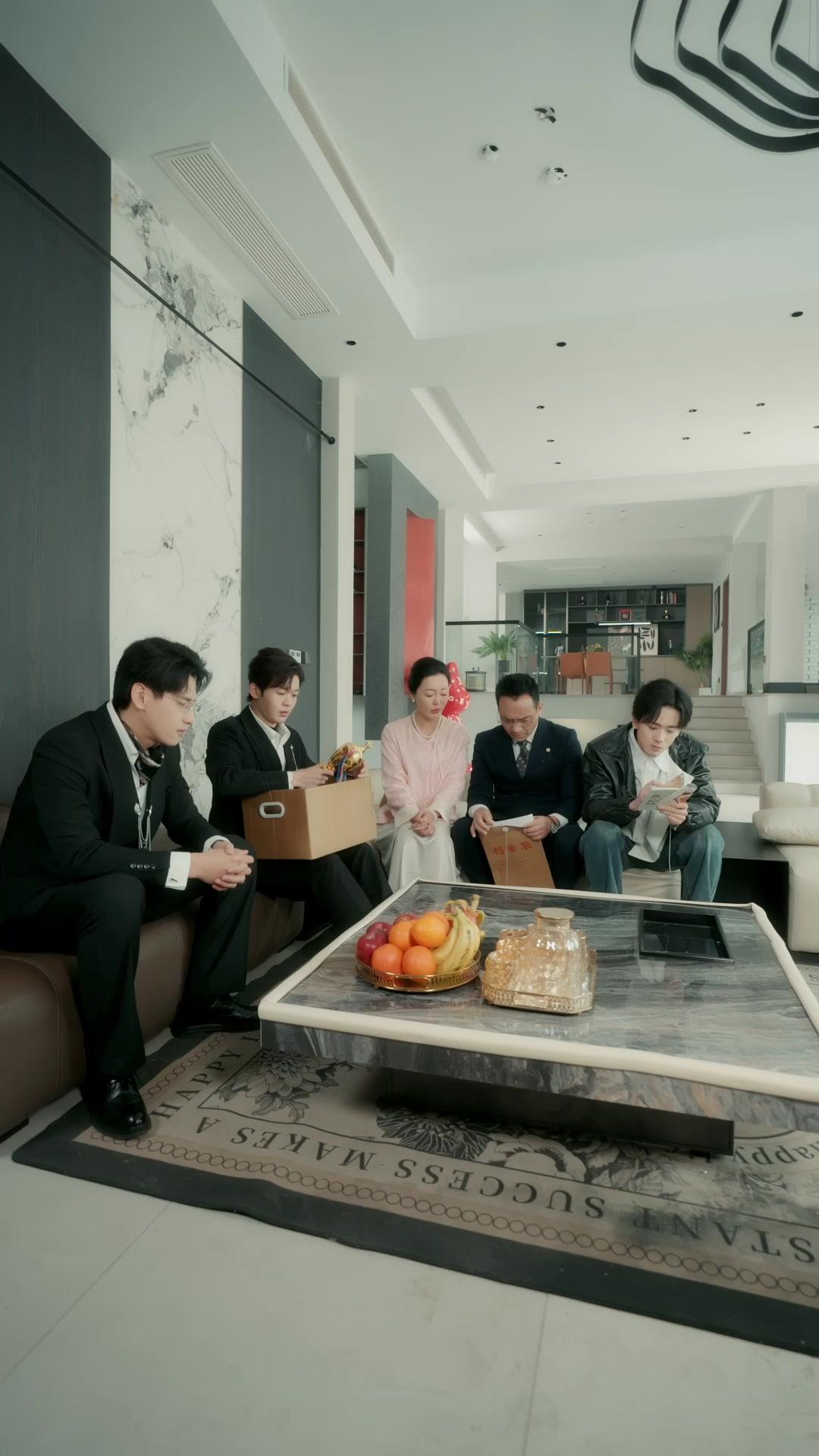 Para kakak yang sedih karena kepergianku