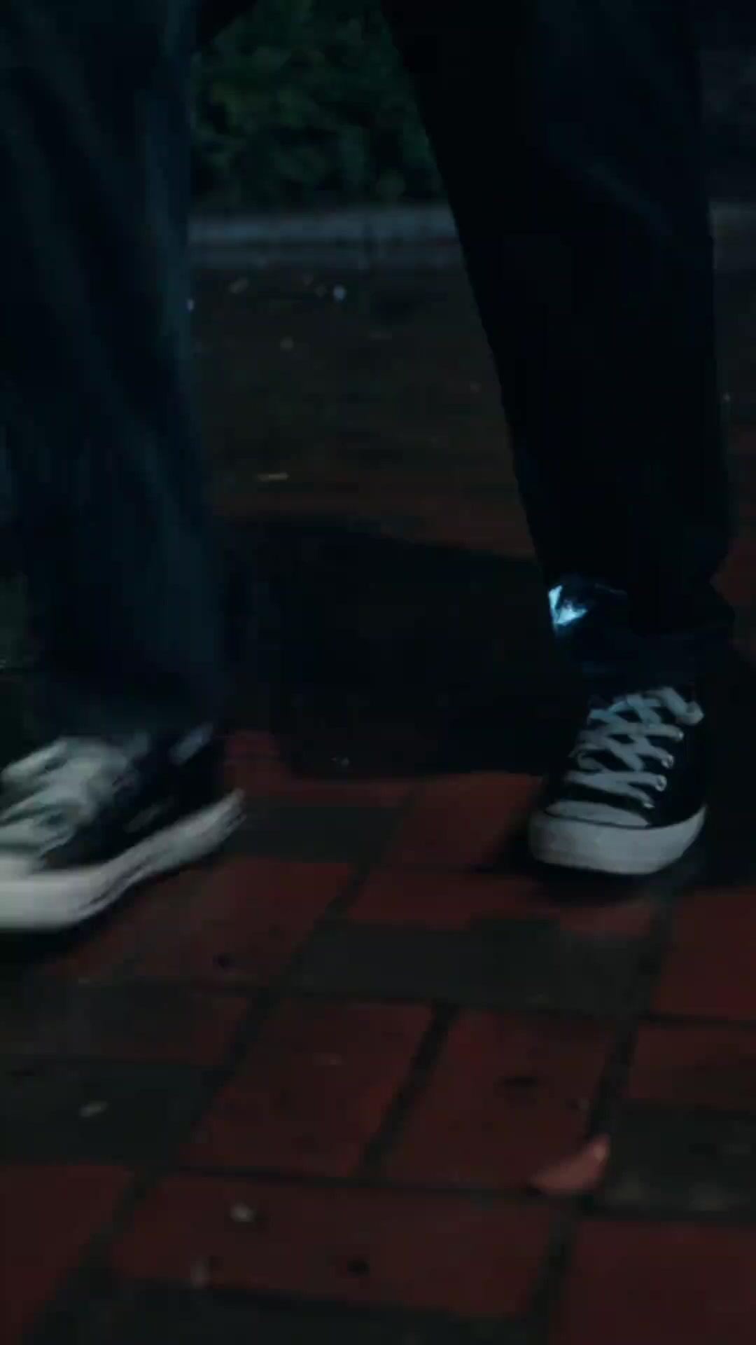 Dağlar ve Denizlerden Uzak