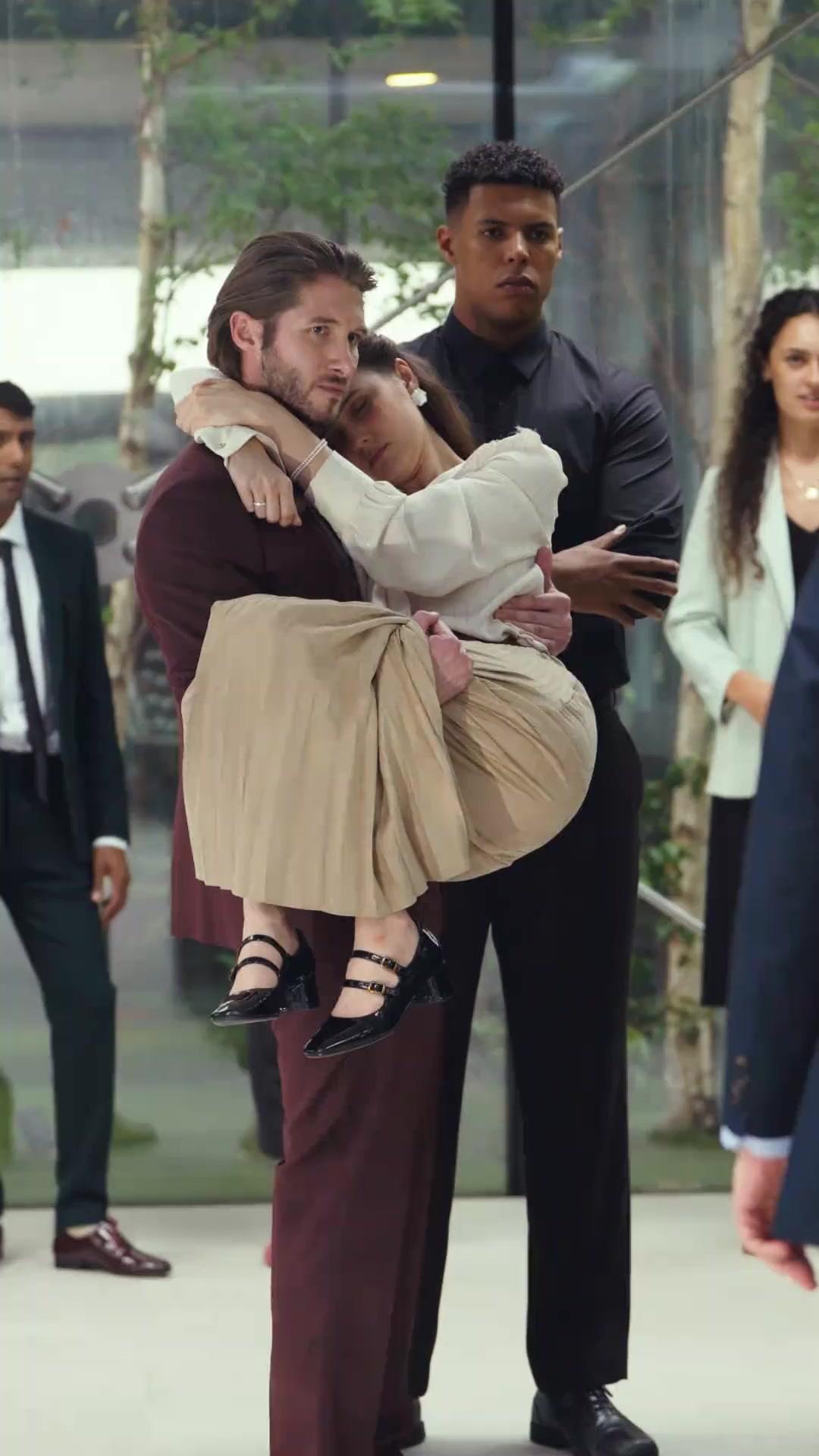 OH NON ! MARIÉE À MON PDG PAR ACCIDENT !