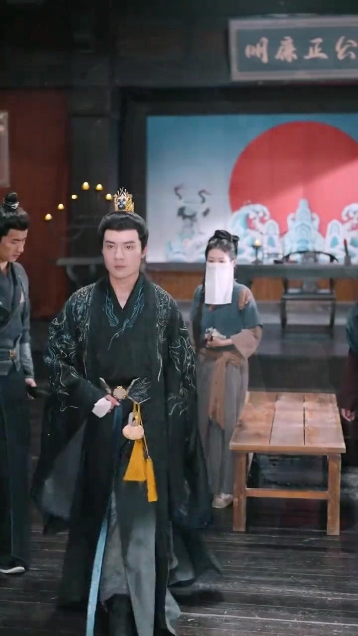 (مدبلج) حين تتساقط أزهار الكمثرى