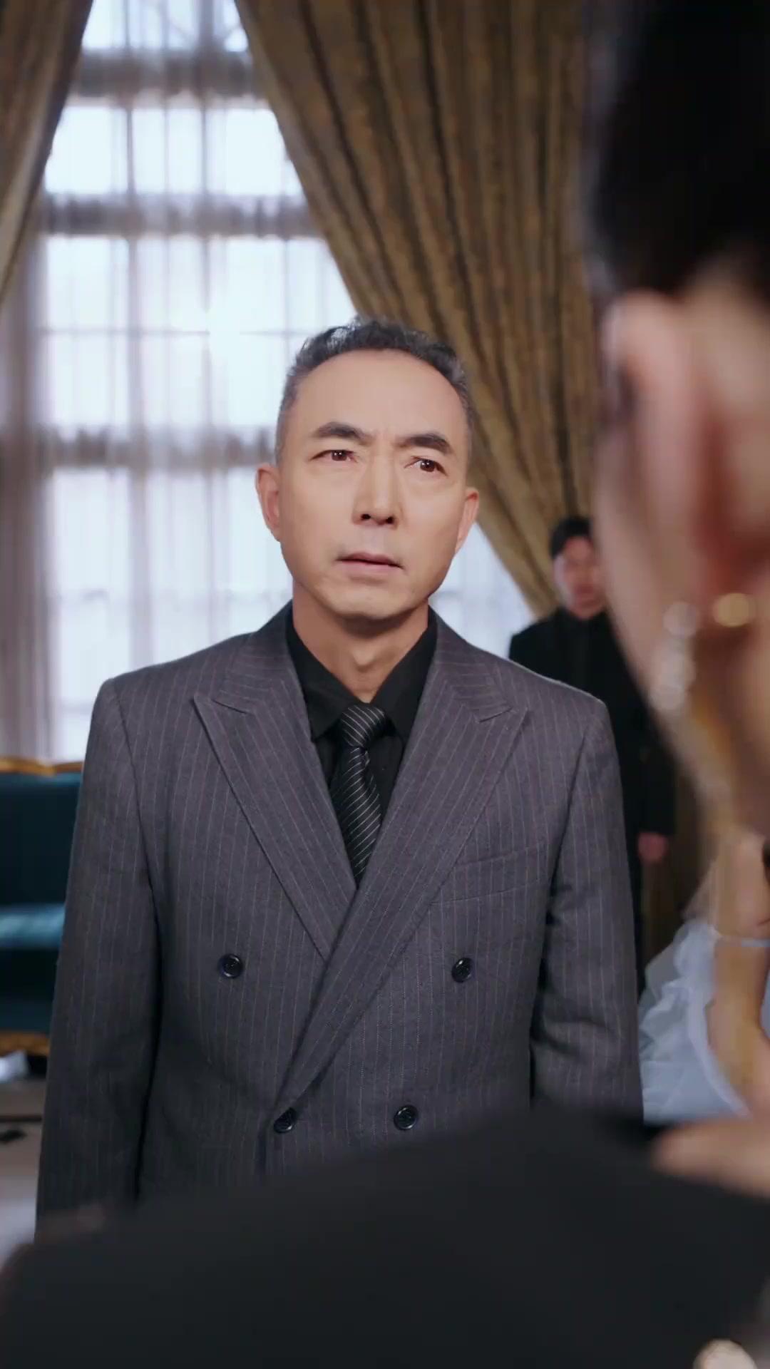 죽은 이름들 위에서