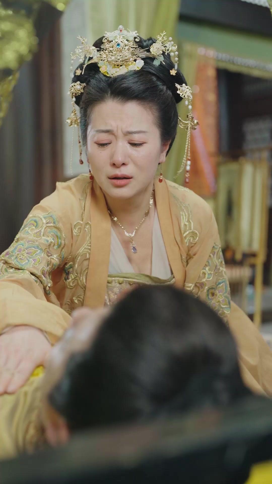 Kue Kenari Pembawa Berkah