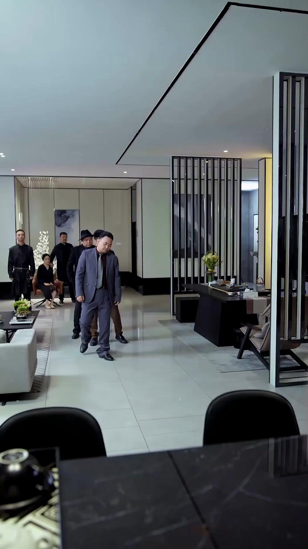 Ẩn Long Ngạo Thế