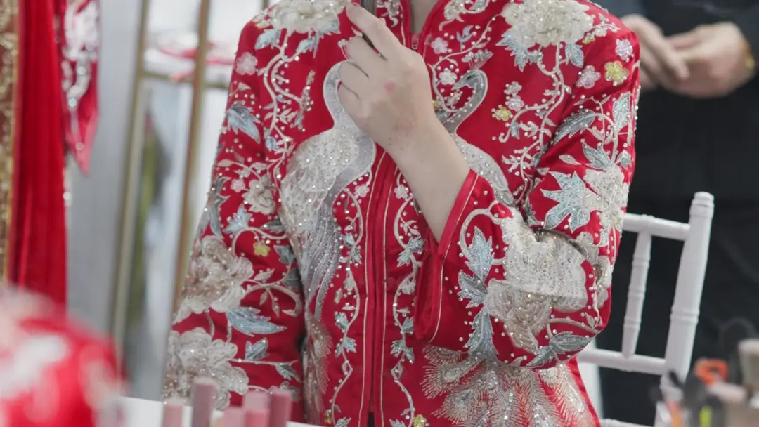 The Mirror Moment That Broke the Internet