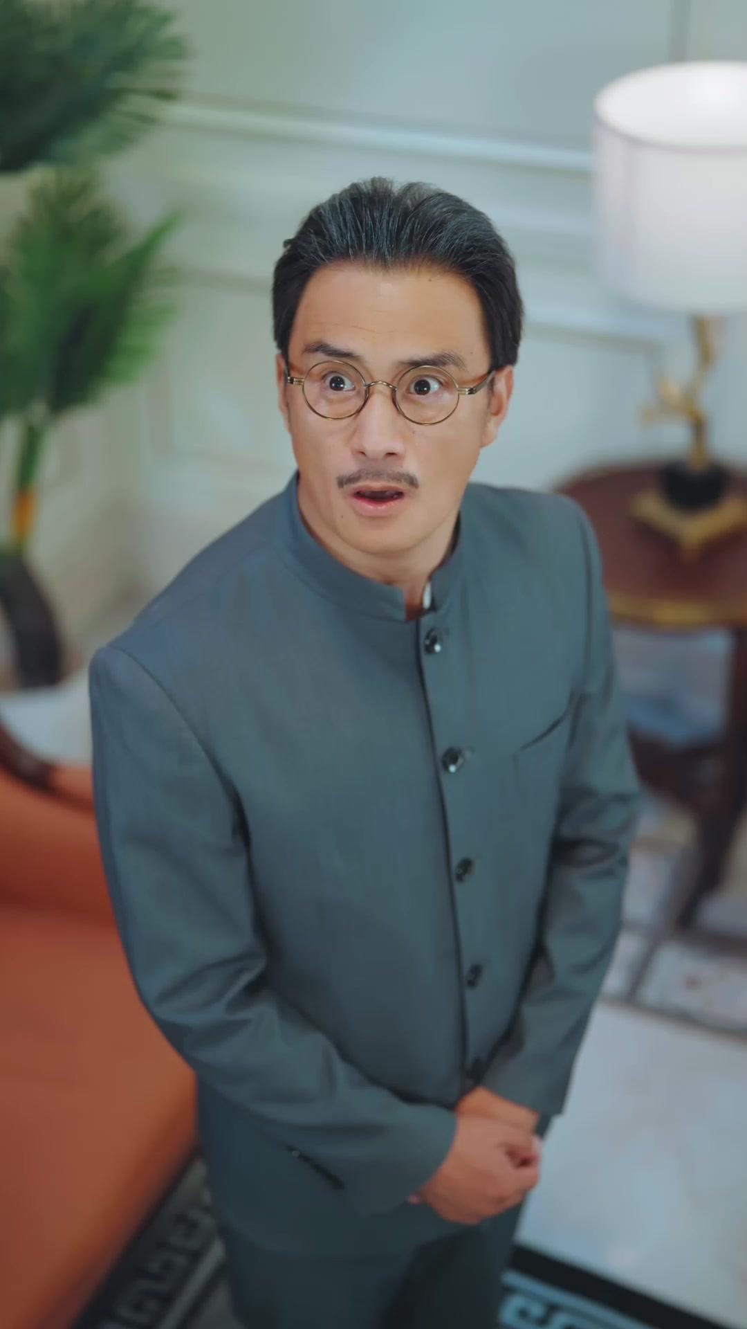 Dad’s Back! Kneel, Fakers!