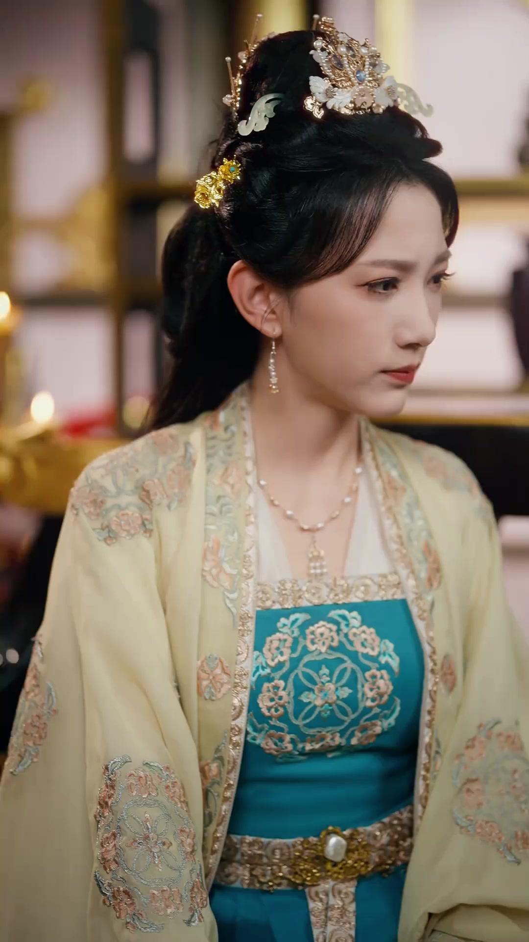 女帝の花婿は牙を持つ 