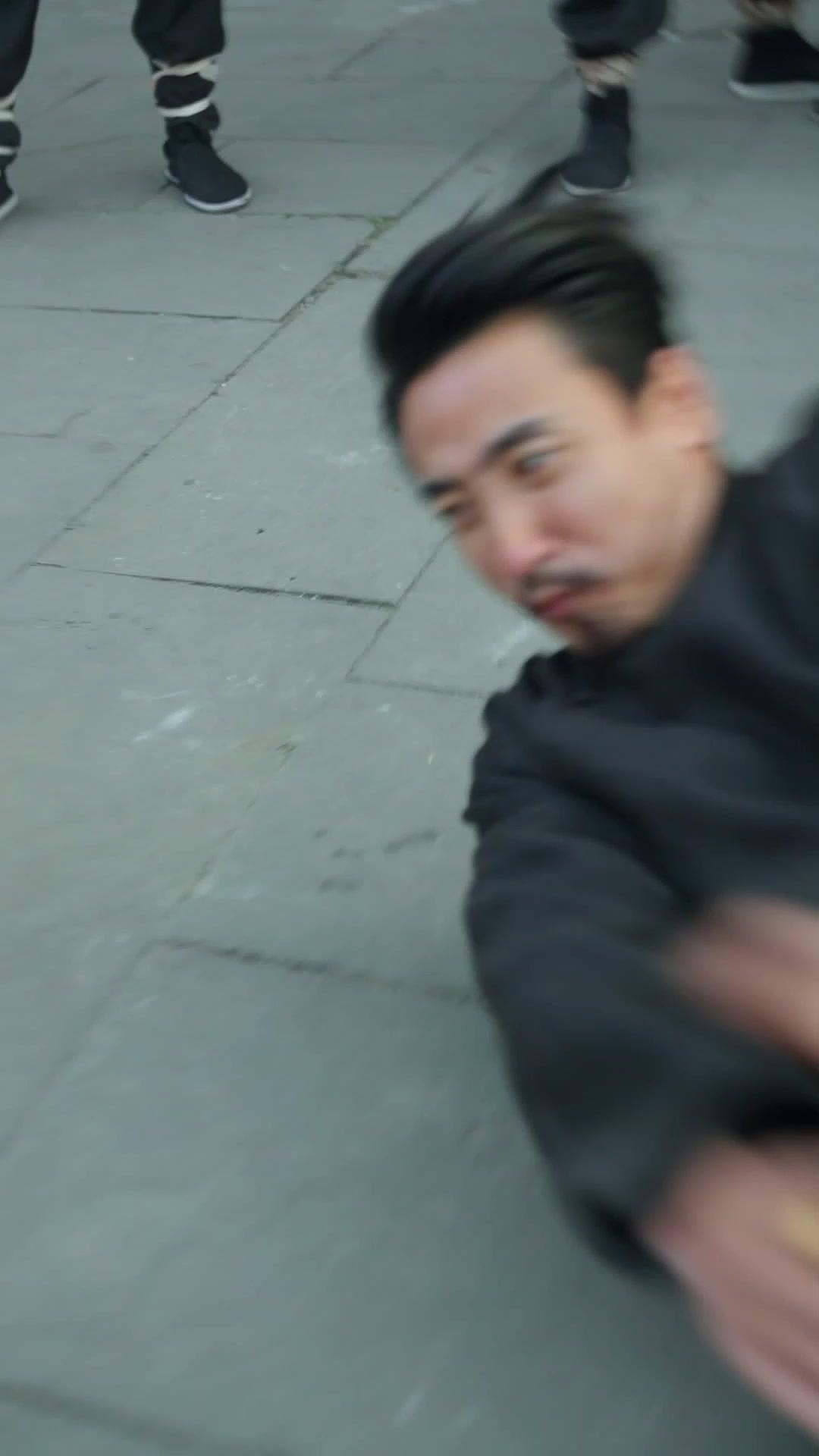 Mocked Driver, Hidden King