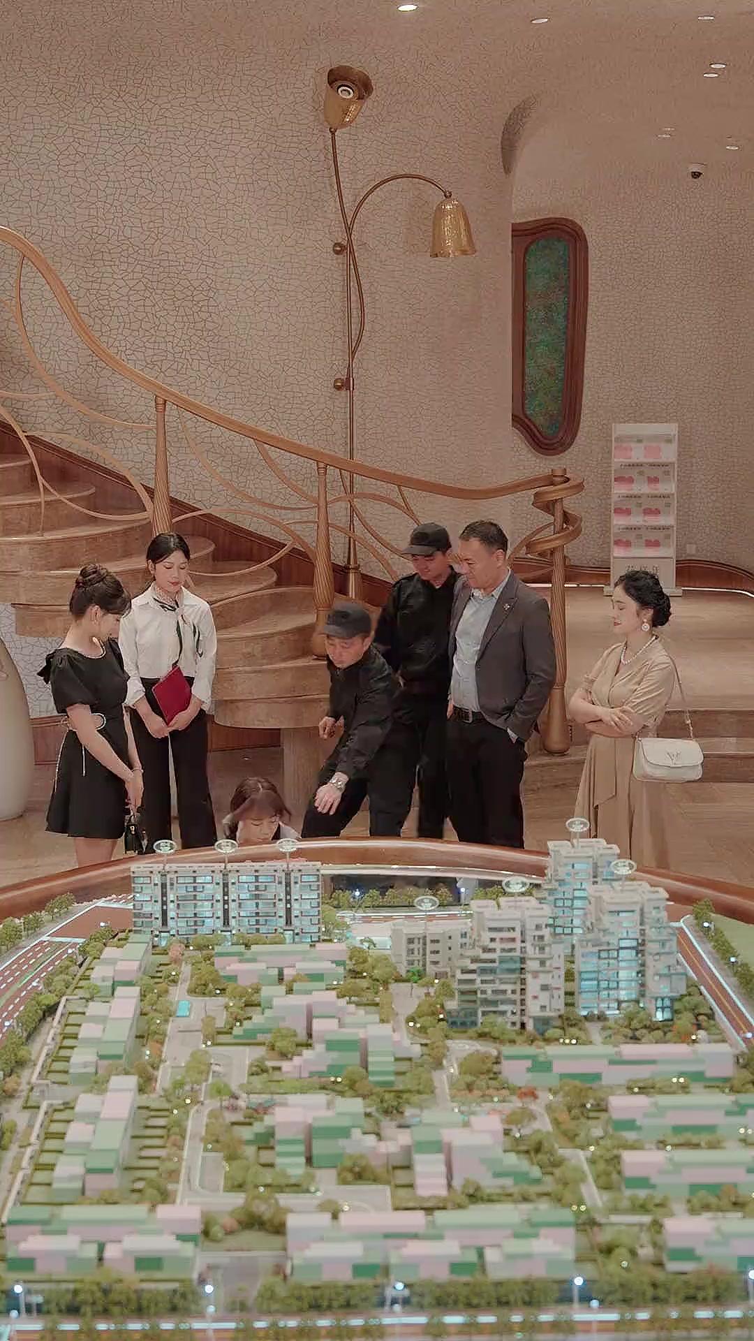 (Sulih suara) Si Kecil Ajaib Kesayangan Keluarga