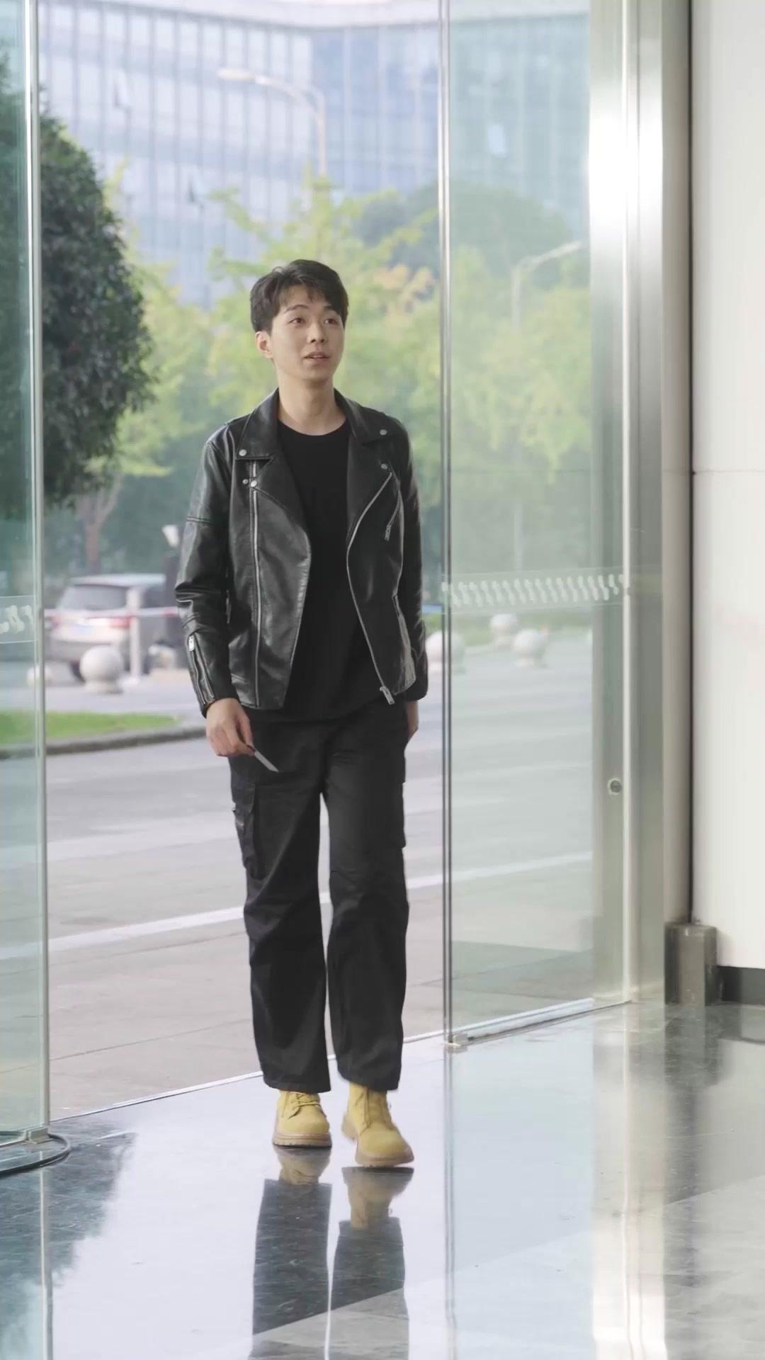 LE VRAI ET LE FAUX HÉRITIER MILLIARDAIRE