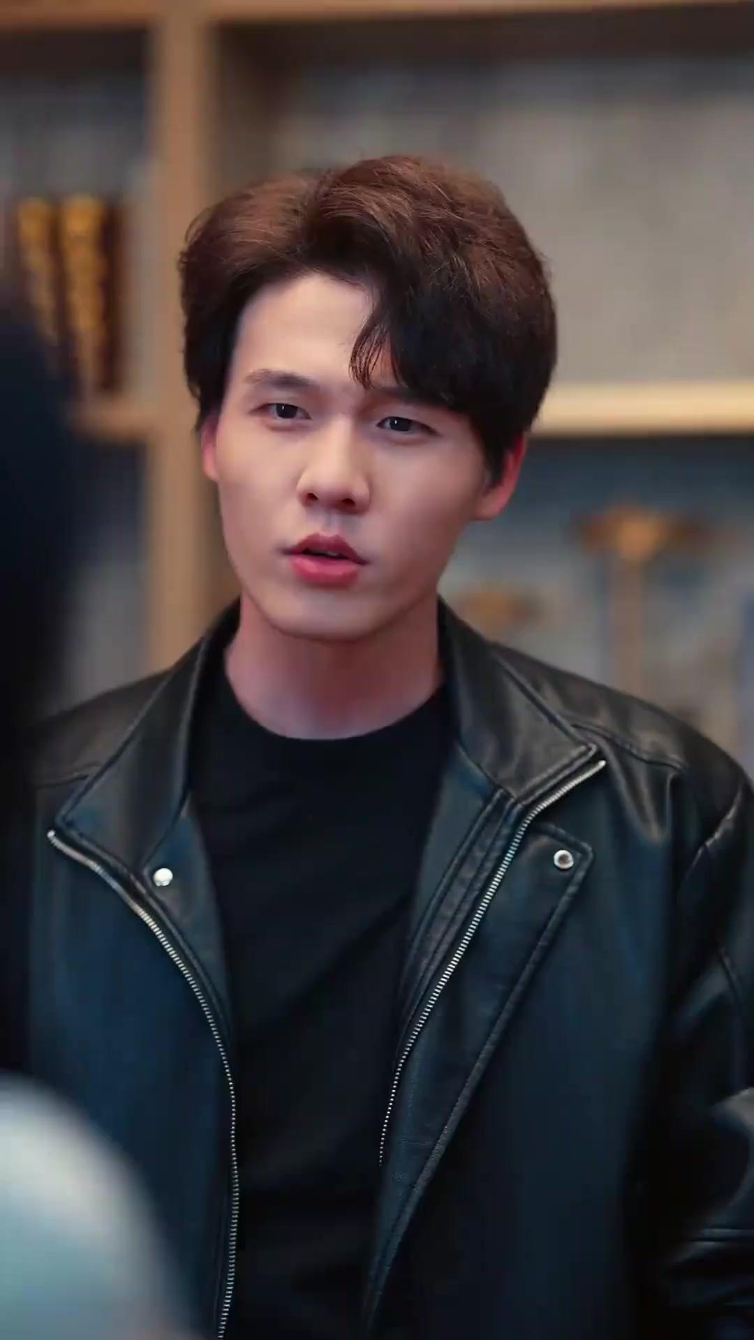 (Dublajlı)Okul Güzeli ve Çılgın Koruması