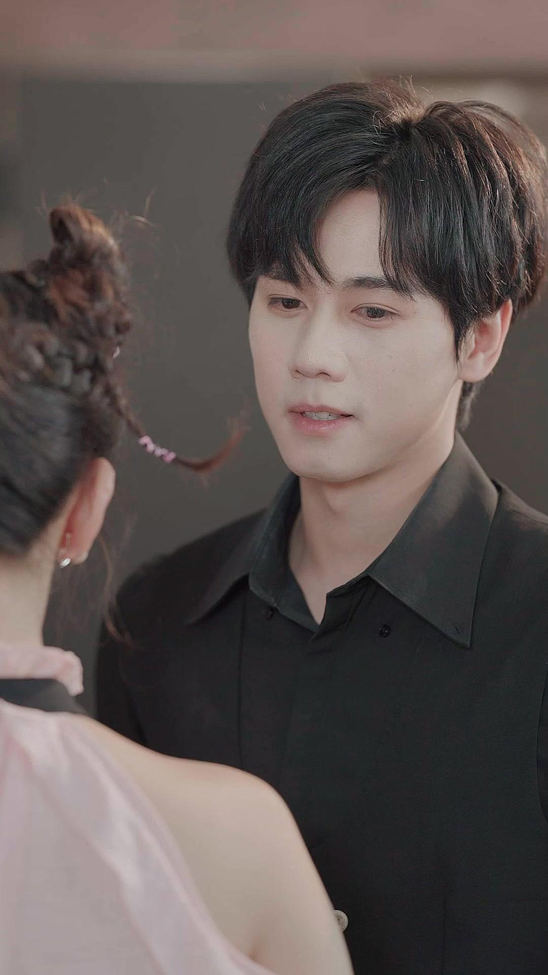 COPINE PAYANTE, ÉPOUSE OUBLIÉE