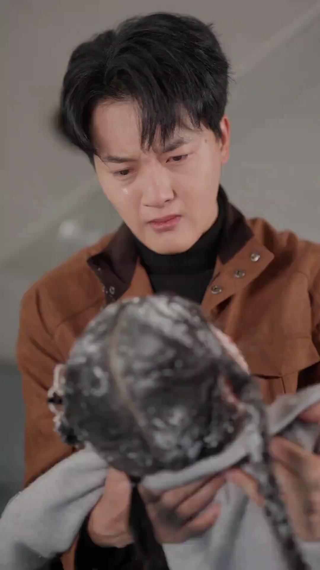 (Dubbed) They Locked Me in a FREEZER