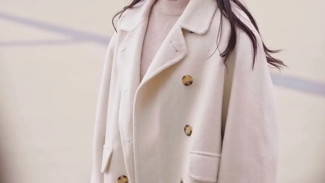 Cinderella's Sweet Revenge: When the Poster Wall Becomes a Mirror