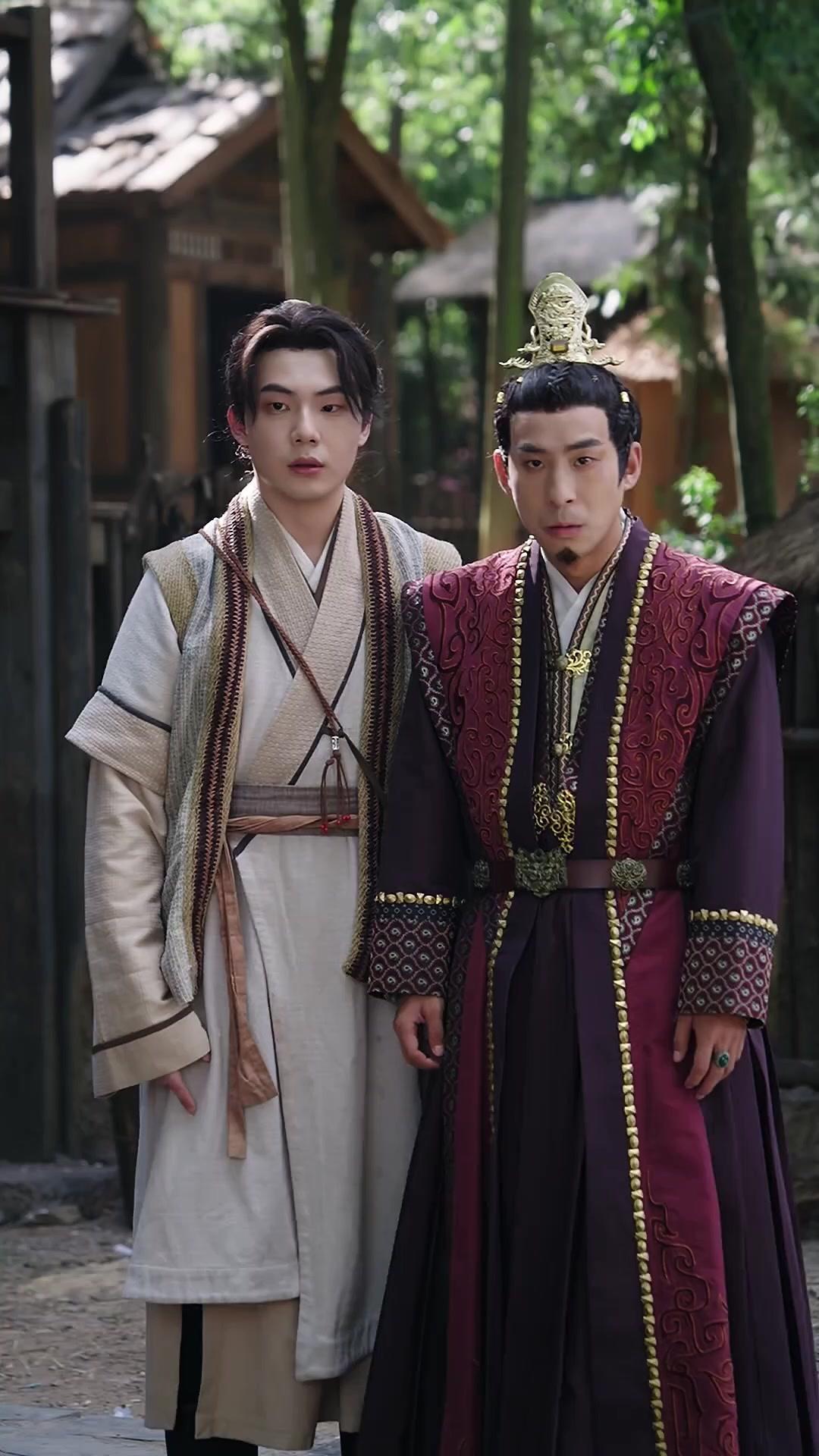 Himmlisches Schwert, irdischer Held