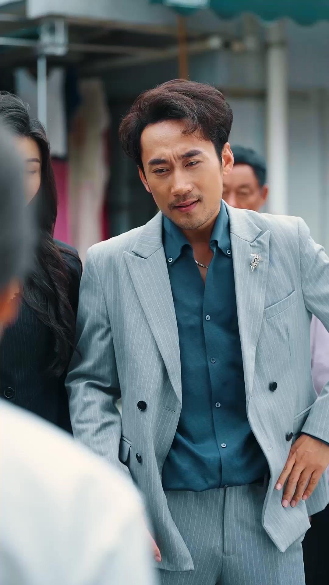 The Grandma Everyone Kneels To