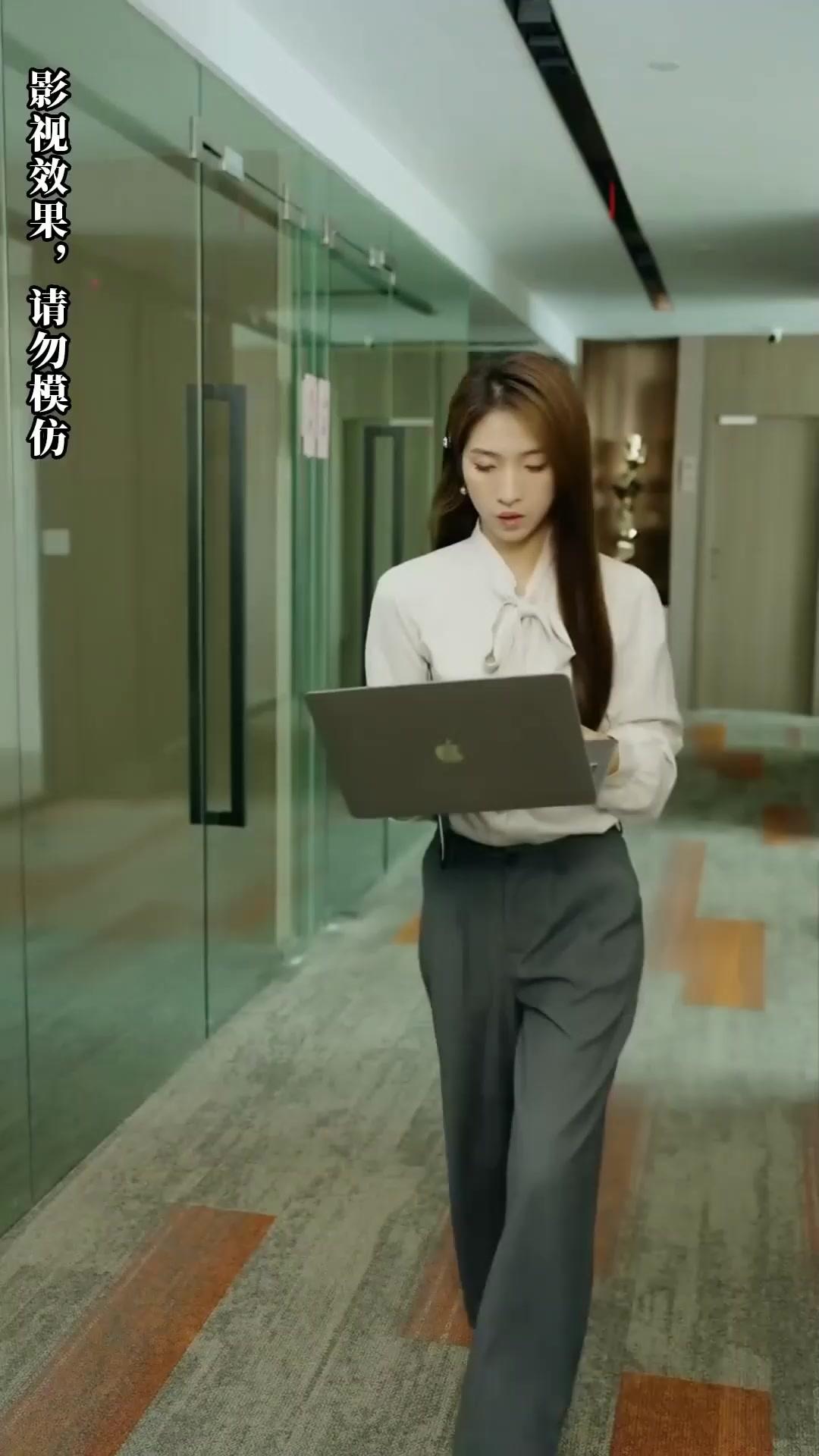 CEO & Manja: Cinta Direbut Si Kecil