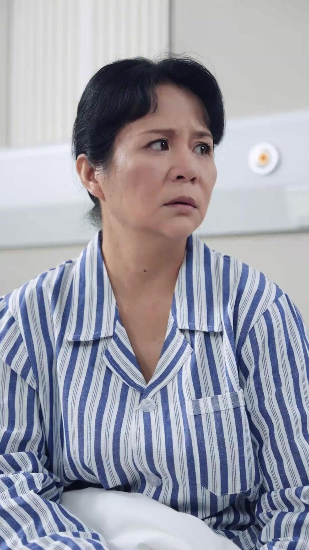 Wanita Misterius Bertopeng