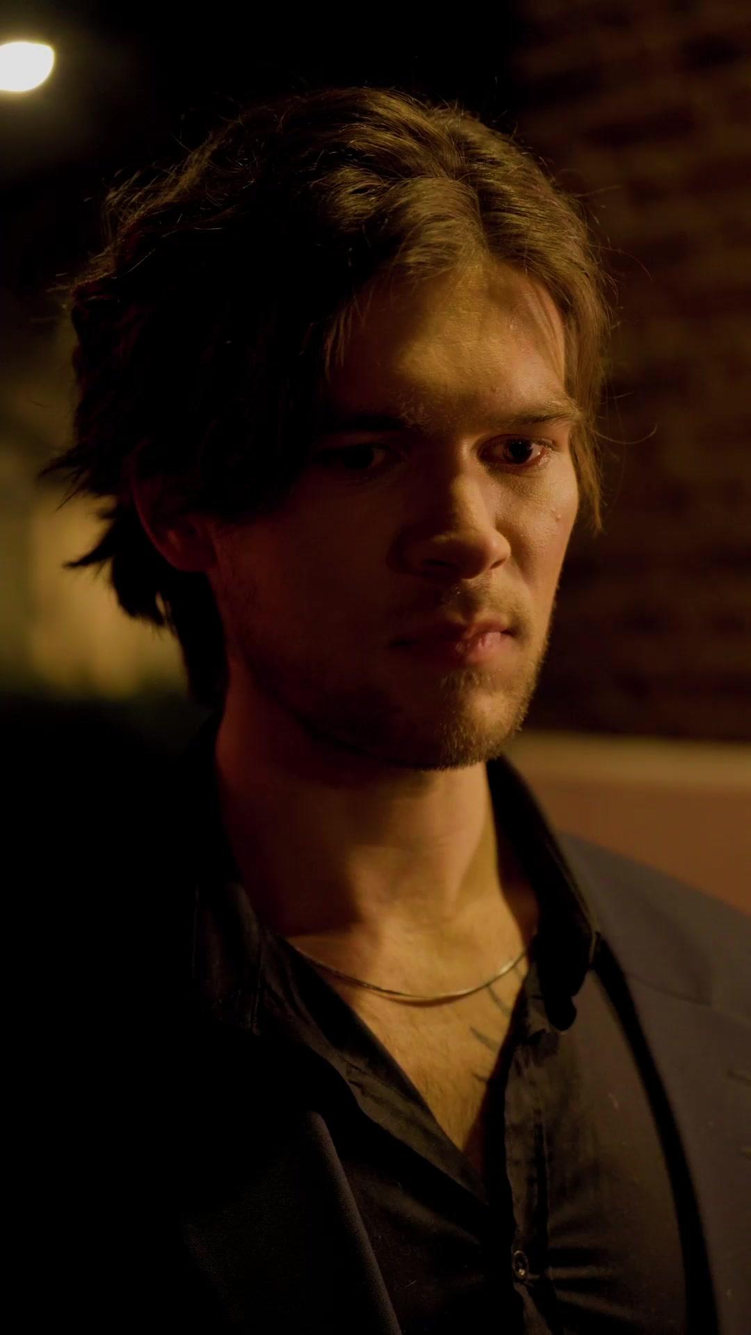 LE MILLIARDAIRE SOUS CONTRAT