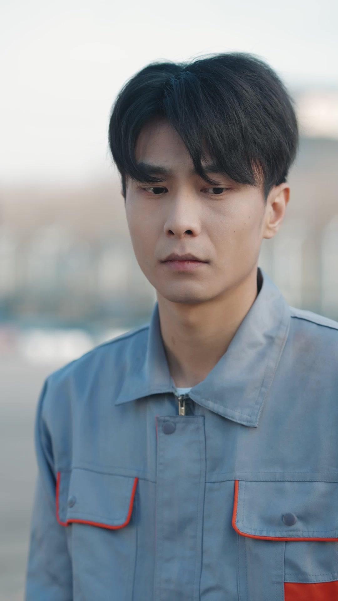 當修車工握住方向盤