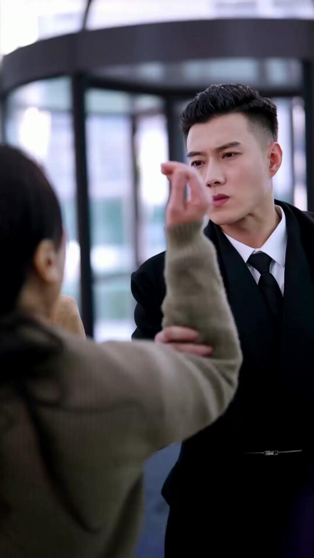 (Dubbed)Winter Romance at the Grand Hotel