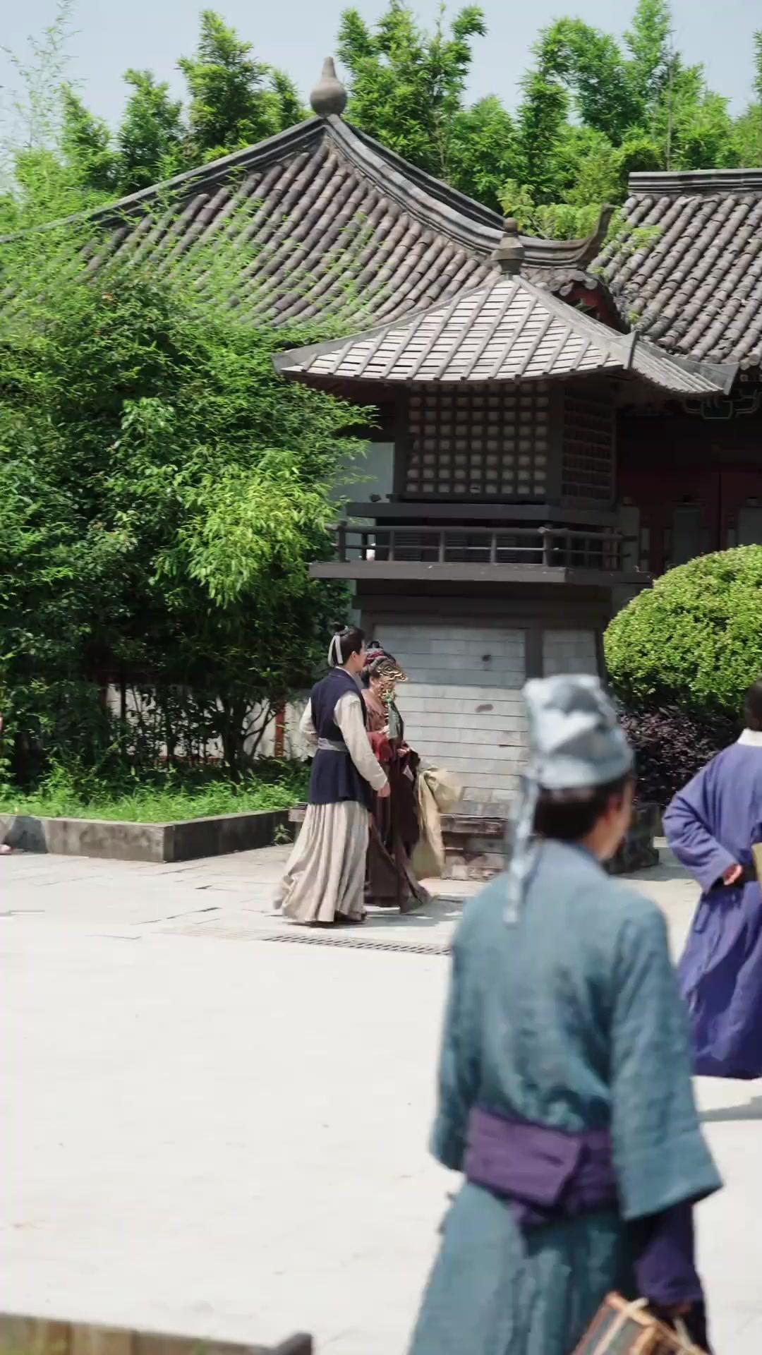 Calon Kaisar Tanpa Mahkotanya