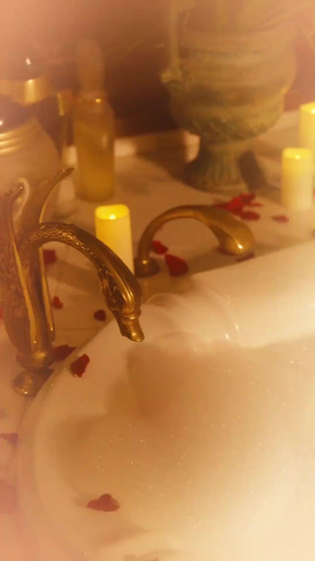 สามีตัวปลอม VS สามีตัวจริง 