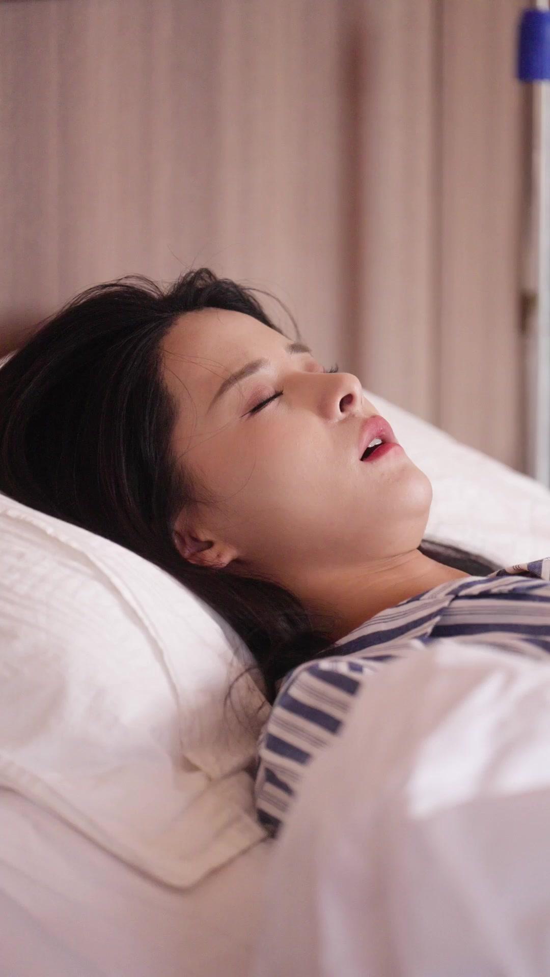 L'AMOUR SANS PITIÉ DANS LES CENDRES