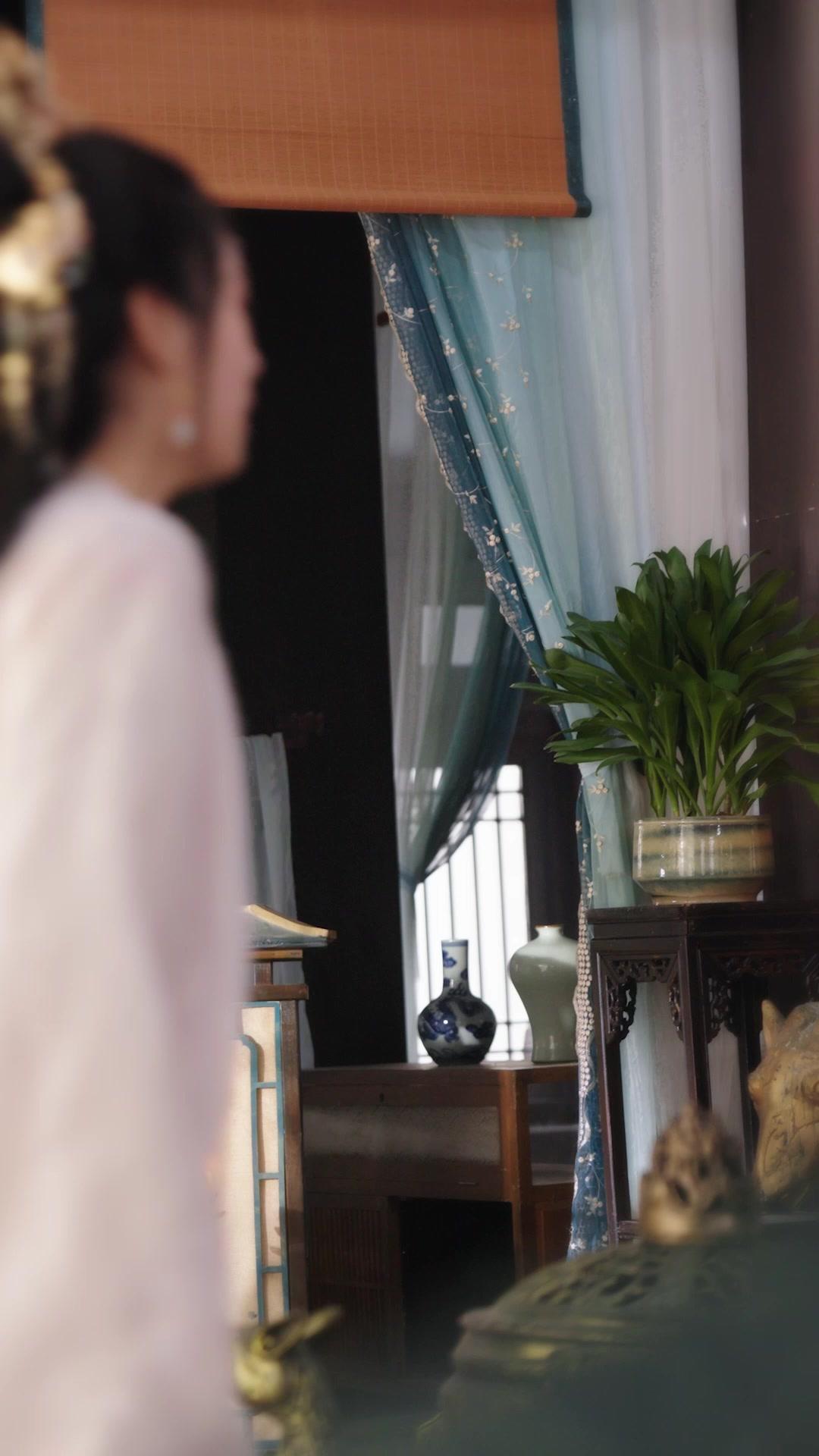 She Will Burn the Throne