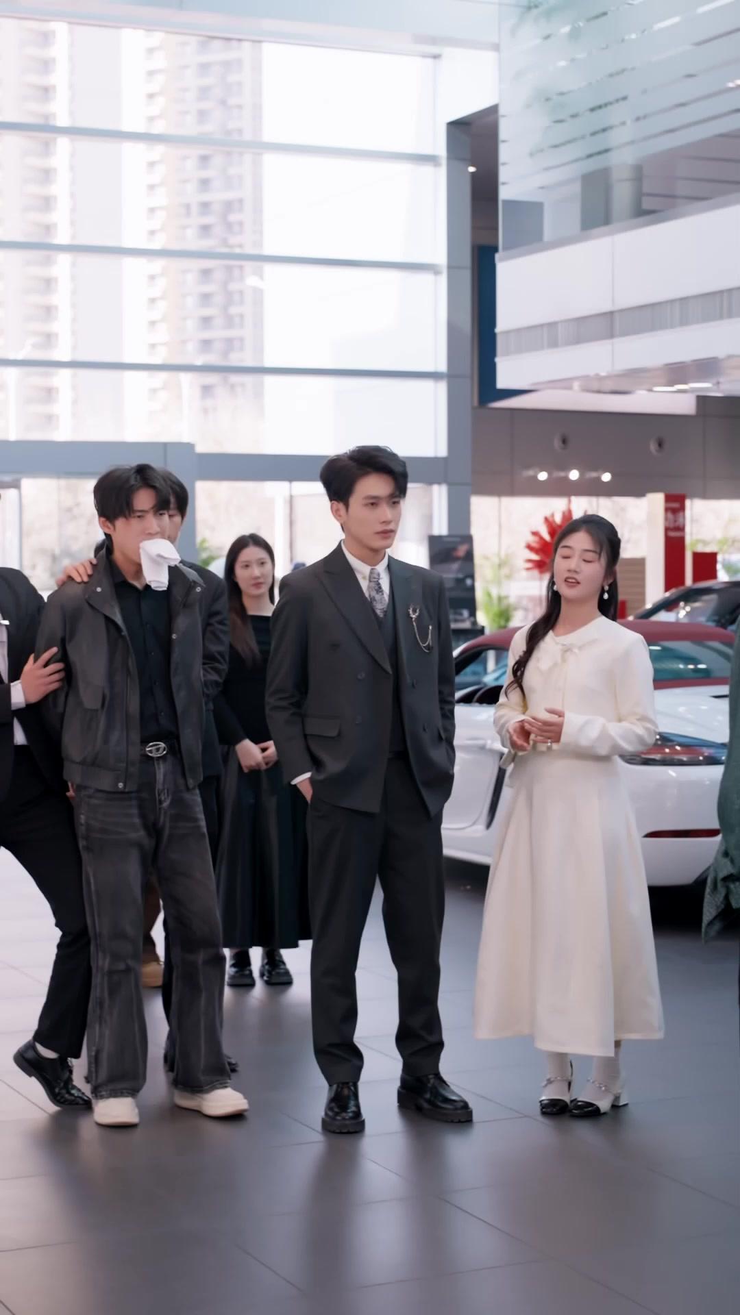 Topeng Palsu Keluarga