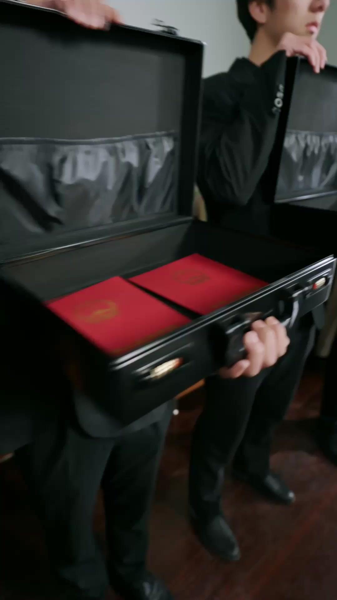 QUAND L'AMOUR DÉFIE LA MORT