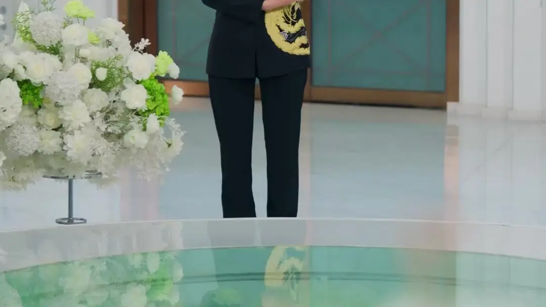 Echoes of the Bloodline: Kneeling Before the Mirror