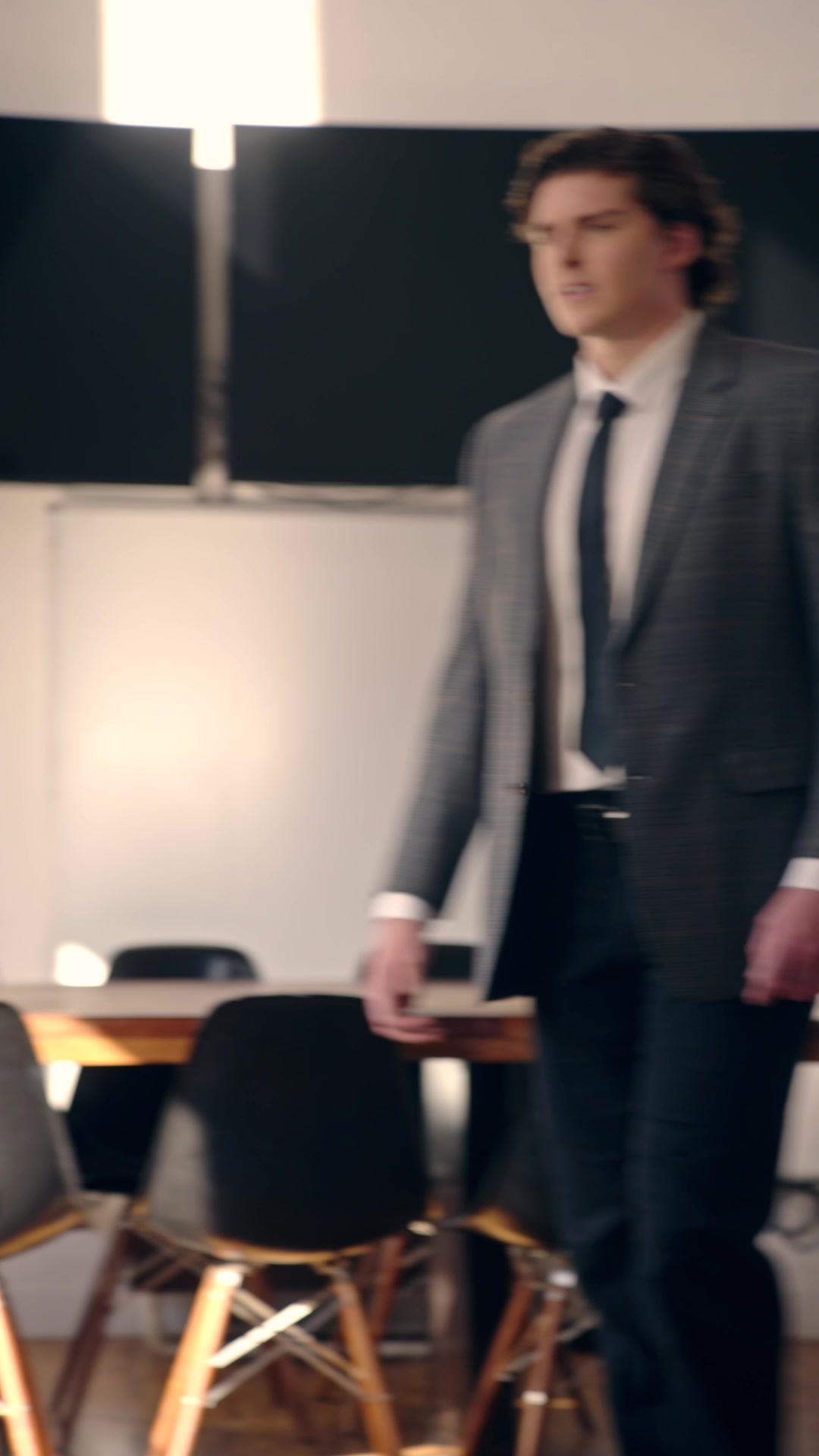 O jogador atraente e sua garota