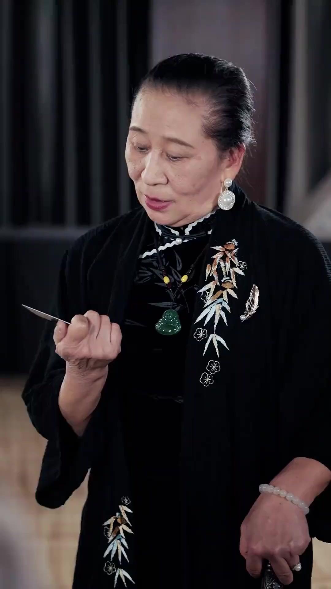 (Doblado) El primer día fui la falsa heredera