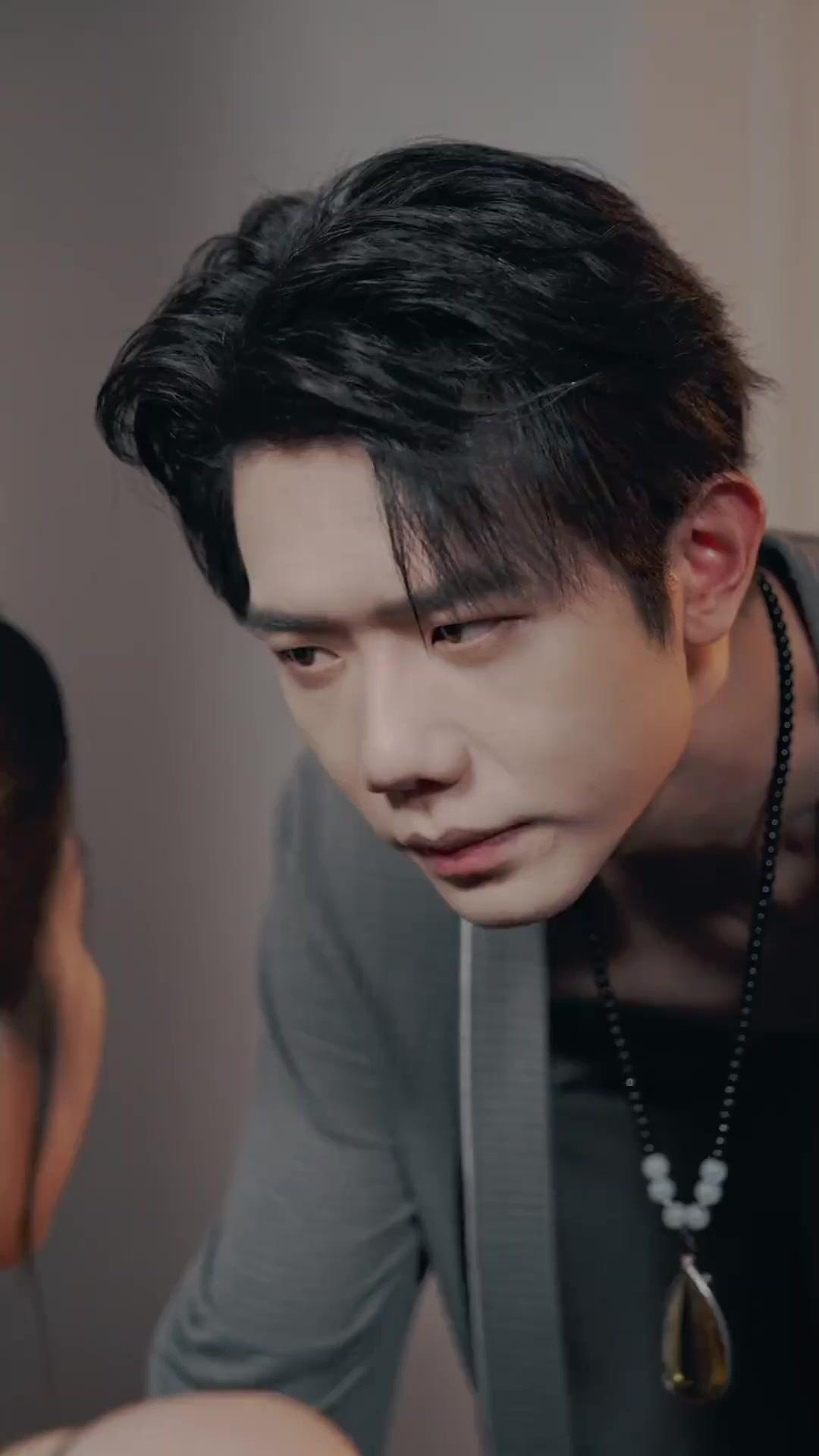 옥 목걸이의 주인