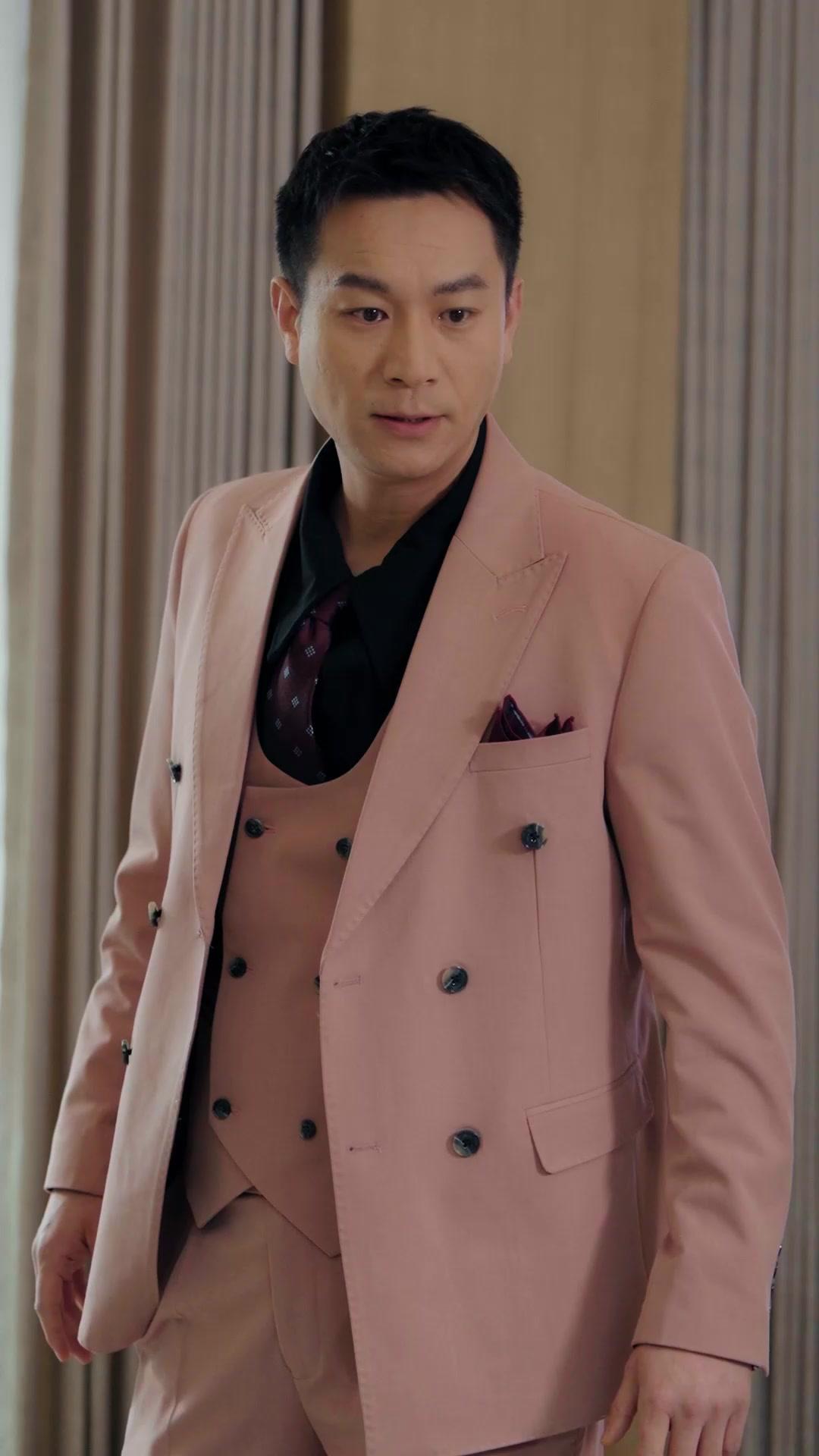 From Nobody to Fake Heiress