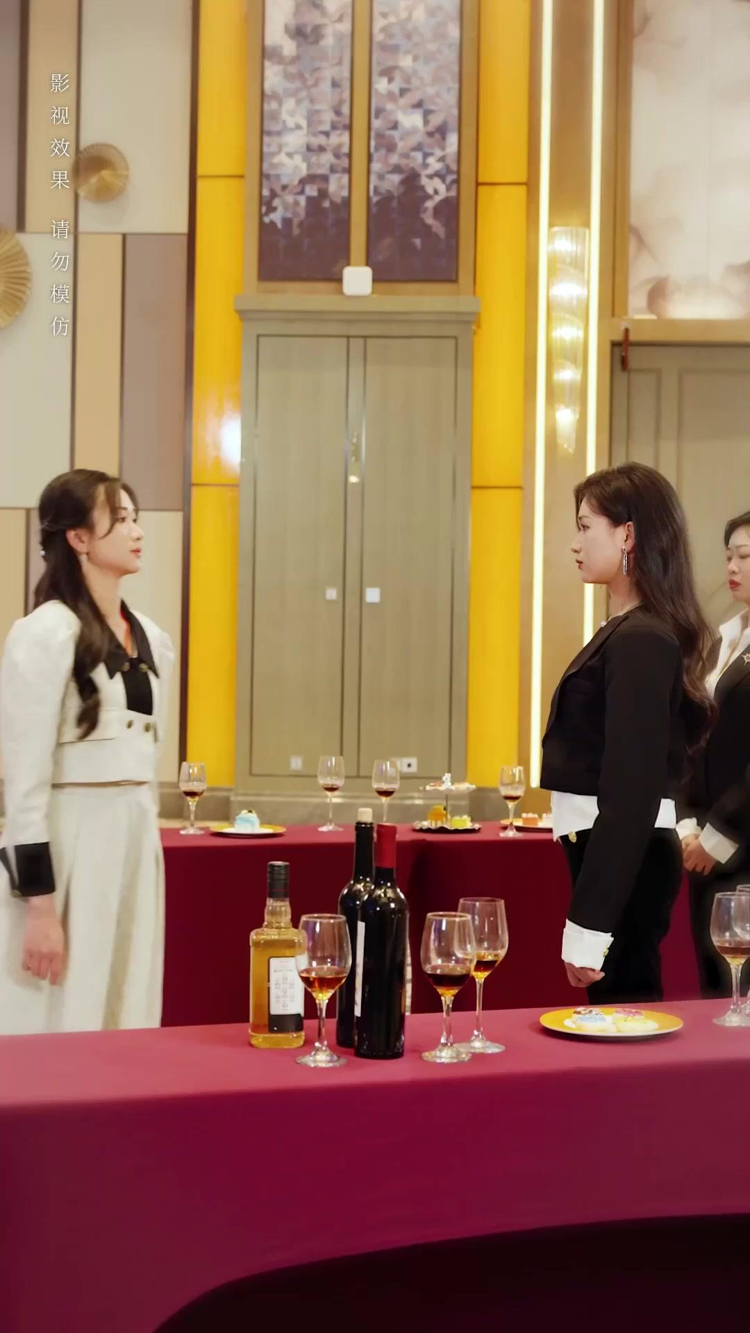 TOURNANT EN ROND POUR TE TROUVER