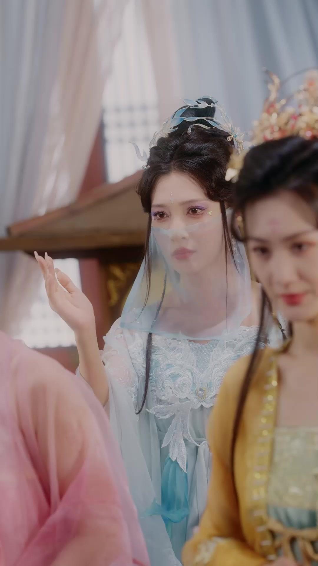 Sonho Escamoso Entre Nuvens