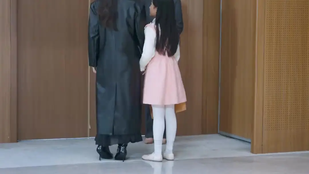 (Dublajlı) Gerçek Anne, Sahte Anneyi Parçalıyor: Kapıda Çatışan İki Dünyanın Anıları