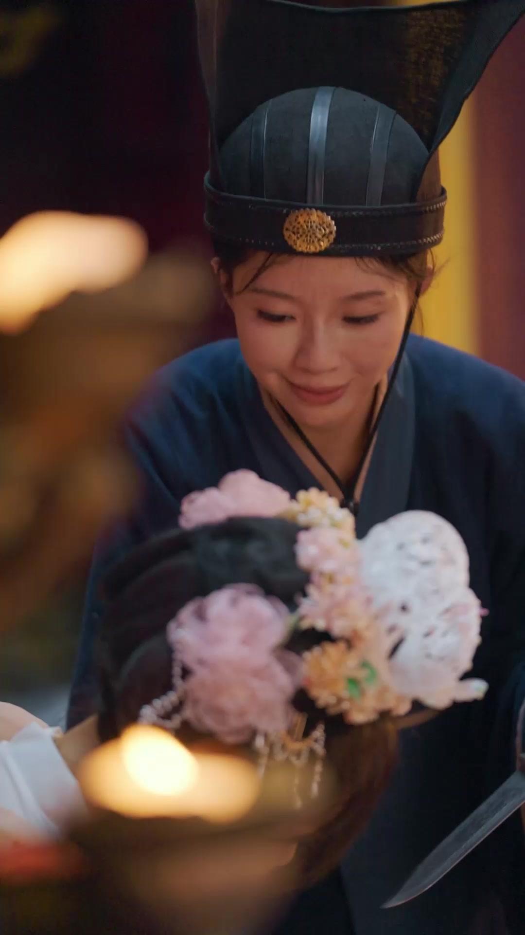 Percaturan Takdir Di Istana