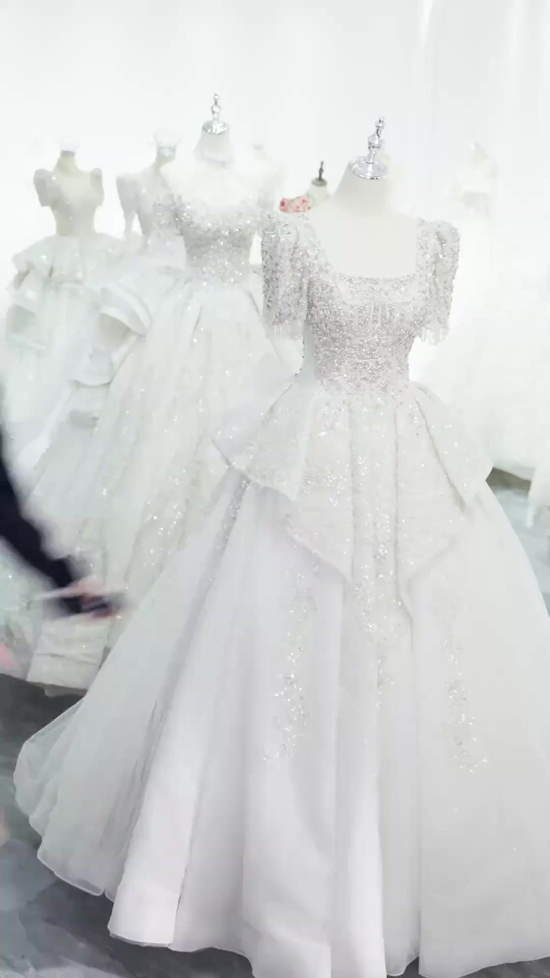 ウェディングベルは母の棺とともに