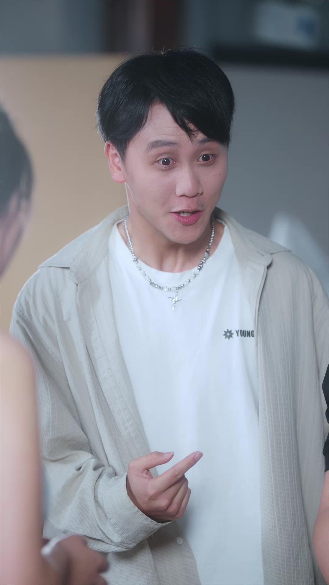 Cinta di Balik Lukisan