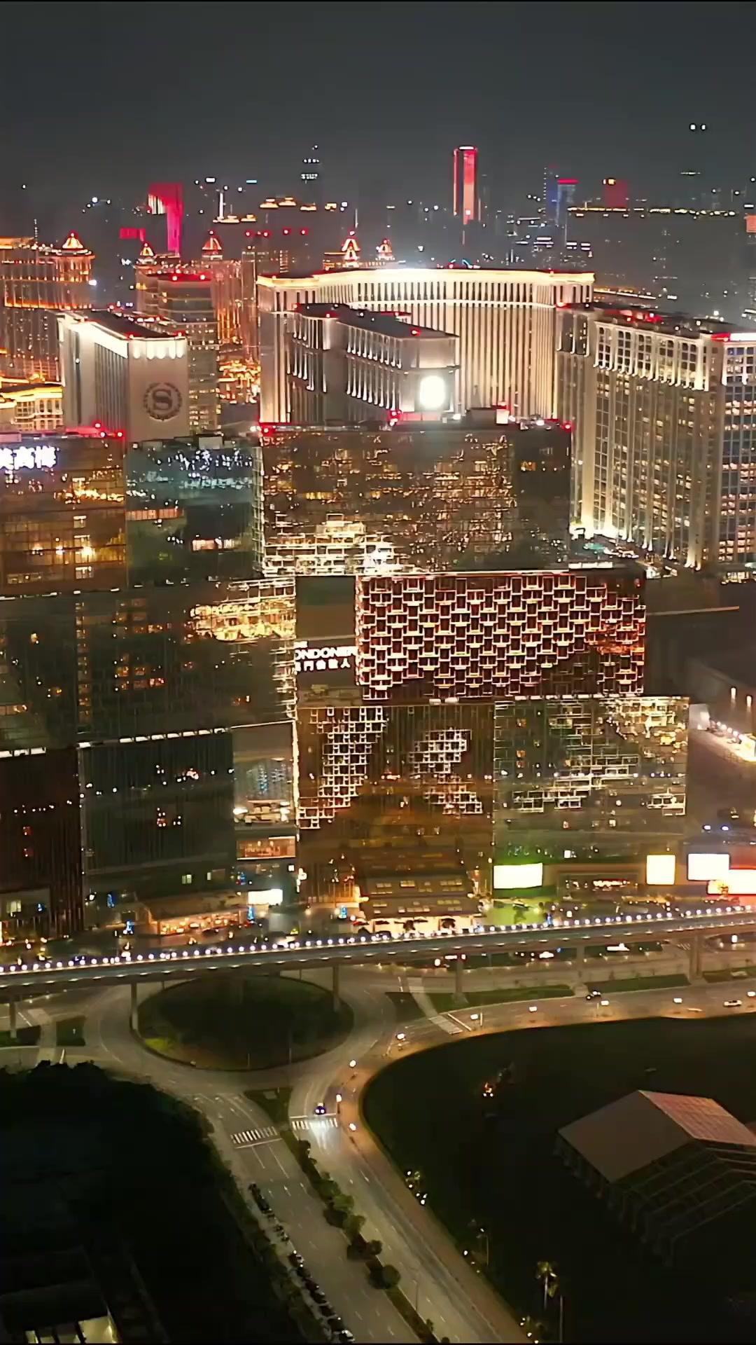 Seragam Perang di Balik Apron